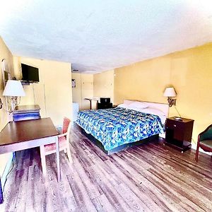 Deluxe King Suite